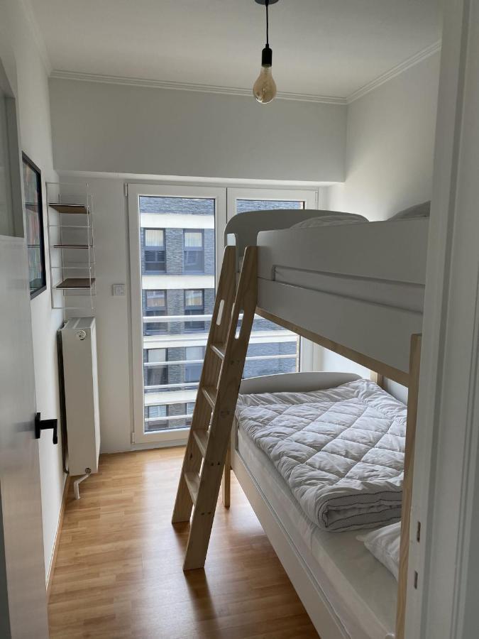 Appartment With Frontal Sea View With 3 Bedrooms Koksijde Exteriör bild