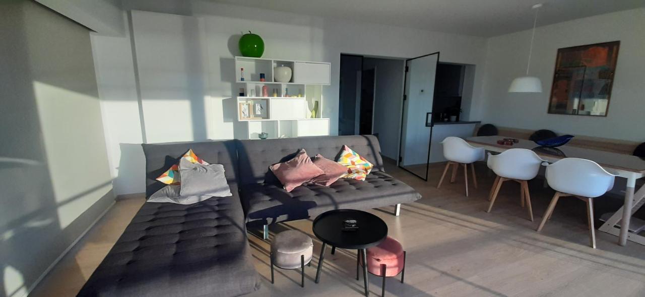Appartment With Frontal Sea View With 3 Bedrooms Koksijde Exteriör bild